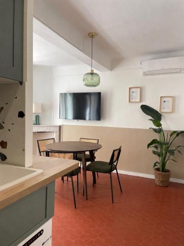 Sanary Port - Appartement neuf, 4 personnes, Parking gratuit