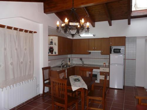 共用Lounge/電視區, Apartamentos El Pajar Alcala de la Selva in 塞爾巴阿爾卡拉