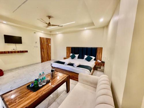 Shree Krishna Palace Hotel - Couple Friendly