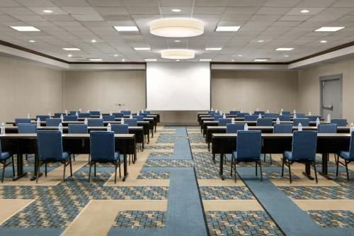 Four Points by Sheraton Richmond Airport - image 25