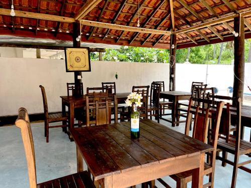 Restaurant, Summer wave kudawa and Kite surfing school in Kalpitiya