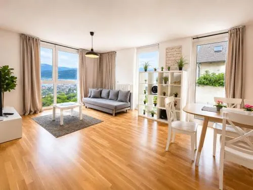 Innsbruck City View Apartment with 2 Bedrooms in Innsbruck, Österreich