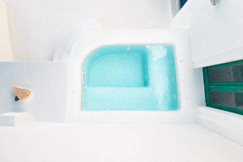 Epic View Suites Room Type - Sapphire Suite with Hot Tub and Sea View