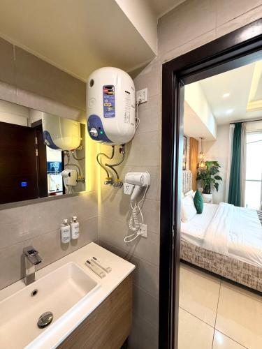 SKYLINE VIEW Signature Apartments Opposite Centaurus Mall Islamabad - image 9