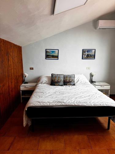 Beachside Apartment in Villa in Кверчіанела