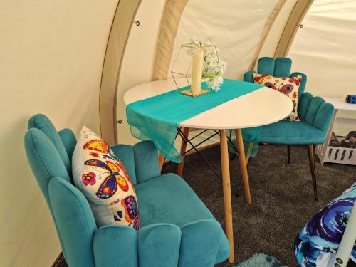 The Shire Glamping in Capel-le-Ferne