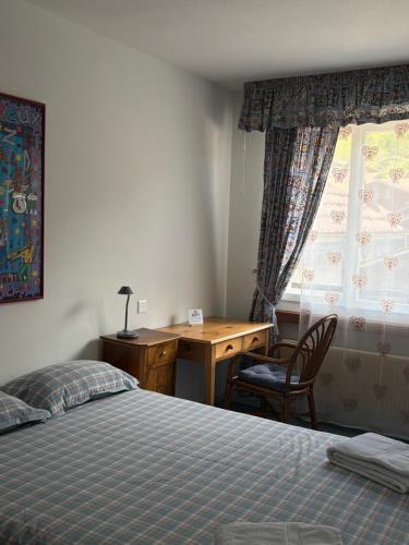 room detail thumbnail 2
