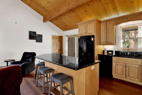 Shasta mountain cabin #1916 in Big Bear City, USA