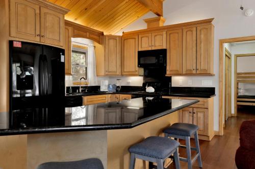 Shasta mountain cabin #1916 in Big Bear City, USA
