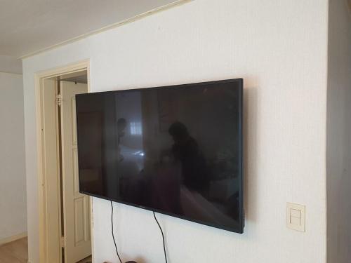 5,near hongdae, quiet area, 2nd floor, 1min sangsu stn