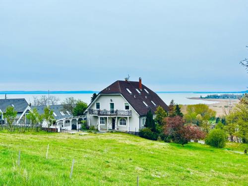 Villa Izabella in Badacsonytördemic
