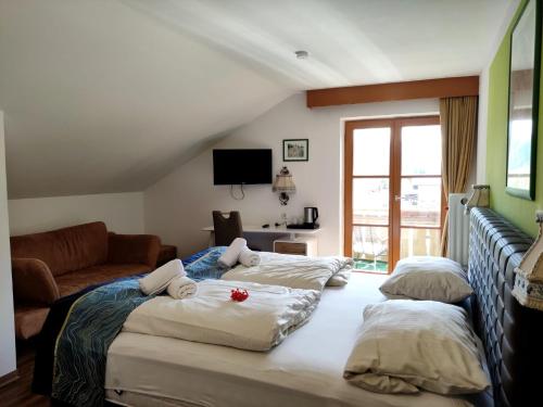 1 queen bed