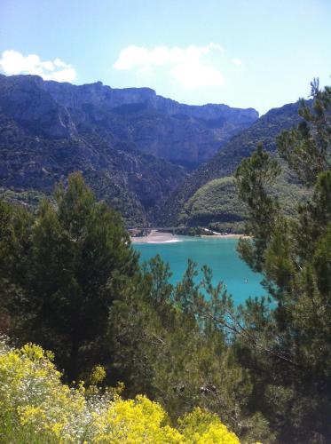 Tuvākā izklaides vieta, Maison les Salles-sur-Verdon in Les Salles-pie-Verdonas