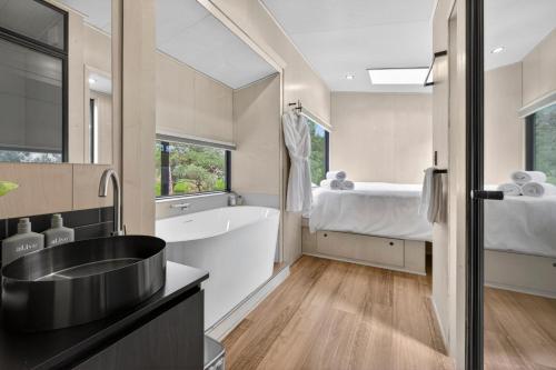 Crown Equine Retreat in Fairbridge
