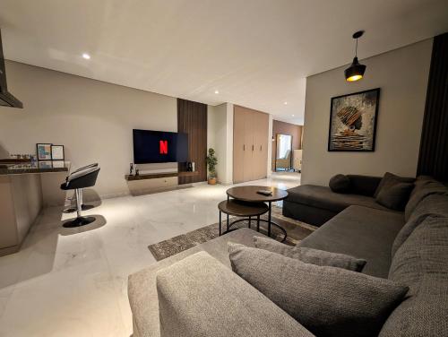 Lahore Gulberg Central - One-Bedroom Premium Apartment - image 9