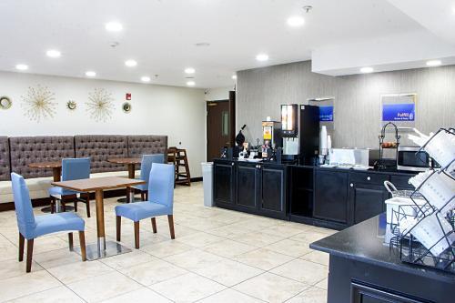 Best Western Toledo South Maumee - image 31