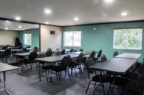 Best Western Toledo South Maumee - image 23