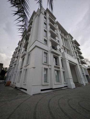 Lahore Central Signature One-Bedroom Apartment - image 2