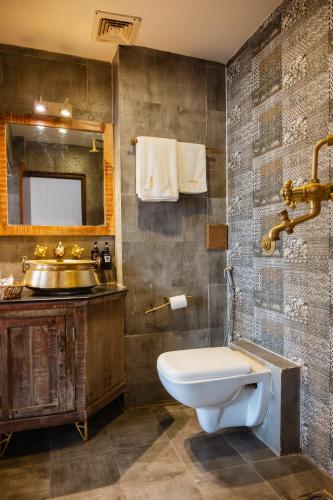 Evara Boutique Hotel - image 2