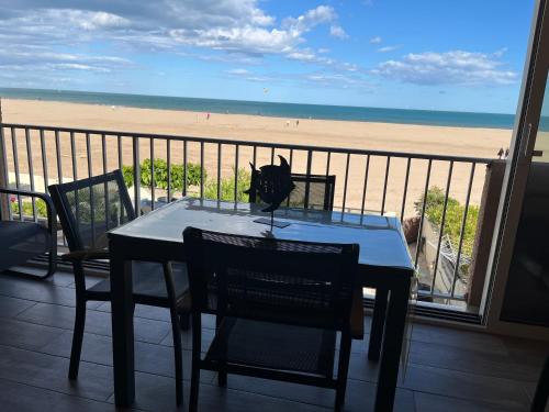 GRUISSAN Front de mer proche spot kitesurf