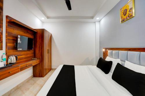 Townhouse Status By Sbg Near Anand Vihar Vaishali Metro Station, Ghaziabád