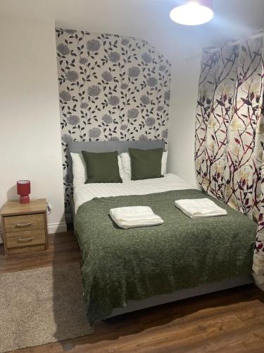 Lush Stays l Spacious 3BDR l Sleeps 5 l Secure Parking l Fast Wi-Fi l LongTerm Rates Available in Tilbury