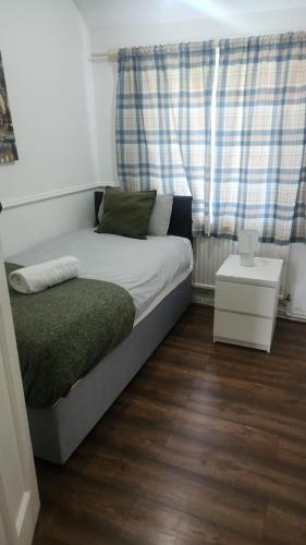 Lush Stays l Spacious 3BDR l Sleeps 5 l Secure Parking l Fast Wi-Fi l LongTerm Rates Available in Tilbury