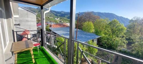 Comfort Hills in Lahich