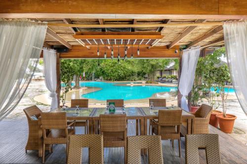 Restaurant, Almont Inland Resort in Butuan