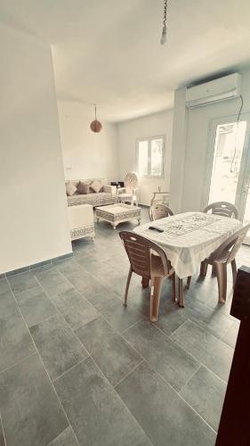 Appartements de rêve (Appartements de reve) in Ezzahra (Bin `Arus)