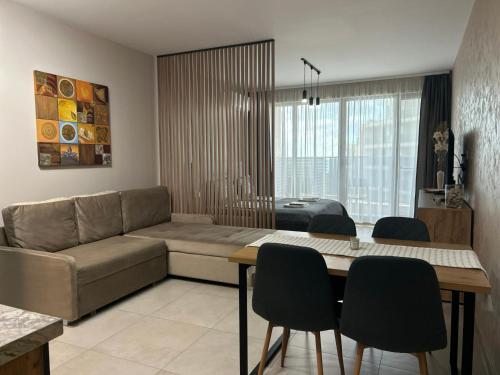 DNV Apartments 30 Varna – khách sạn tại Chayka