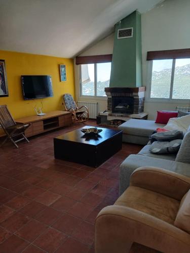 Colorful 1BR Apartment with Magical Views in Rayfun
