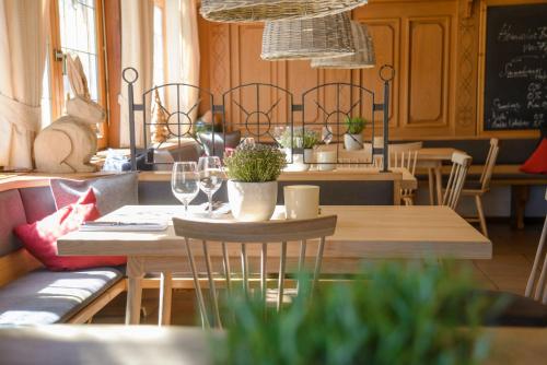 Restaurant, Biohotel Mohren in Deggenhausertal