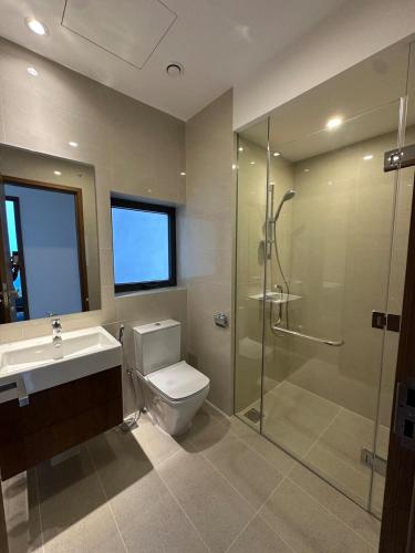 City Escape - Capital Twin Peak - 3Bedroom Luxury Apartment at 44th floor - image 2