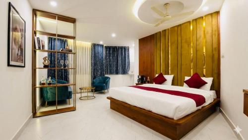 hotel ak grand