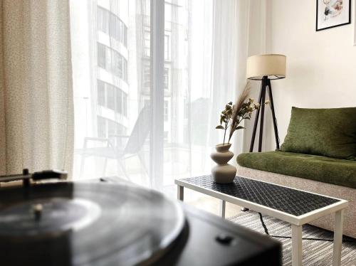 Cozy Vinyl Apartment