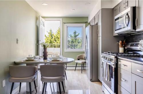 3Br Apt in West New York with Private Parking and Rooftop in Guttenberg (NJ)