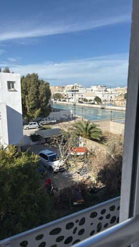 Modern & cozy apartment canal & sea view in La Goulette