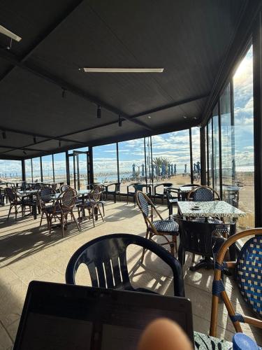 Modern & cozy apartment canal & sea view in La Goulette