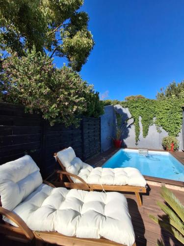 Maison indépendante avec piscine privative près de la mer - Plage de l'Anse de Méjean
