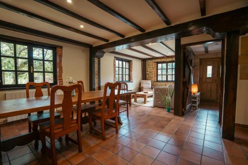 Casa Val de Vida - Guesthouse with big garden in La Cavada