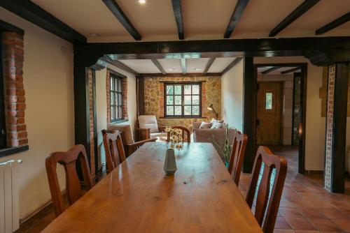 Casa Val de Vida - Guesthouse with big garden in La Cavada