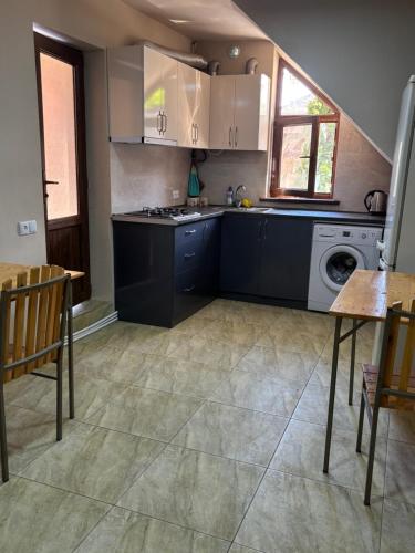 Lucy Guest House in Garni