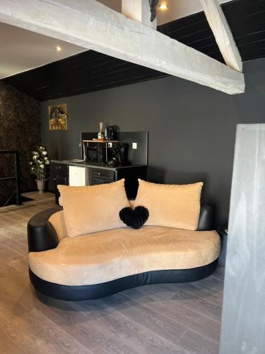 Logement Sensuelle avec Balnéo & Ambiance Tamisée (Logement Sensuelle avec Balneo & Ambiance Tamisee) in Dizy