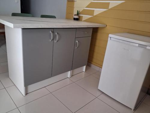 virtuve, Appartement cosy au Gros-Morne in Gros-Morne