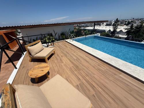 Rooftop Pool & Beach: Mazatlán Family Apartment