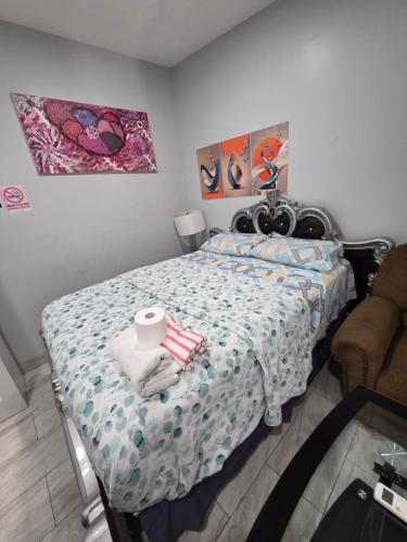 Queen Royal Detached Studio – khách sạn tại Lower Vailsburg