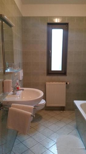 Apartmenthaus Zwenkau 8.6km von Elstertrebnitz entfernt