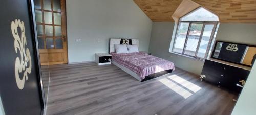 Comfort Hills in Lahich