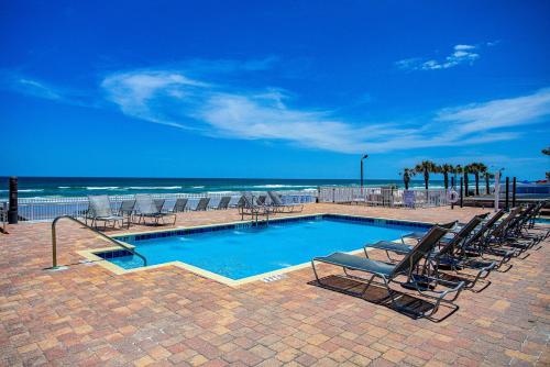 Beach House Inn with POOL & Hot Tub, Daytona Beach